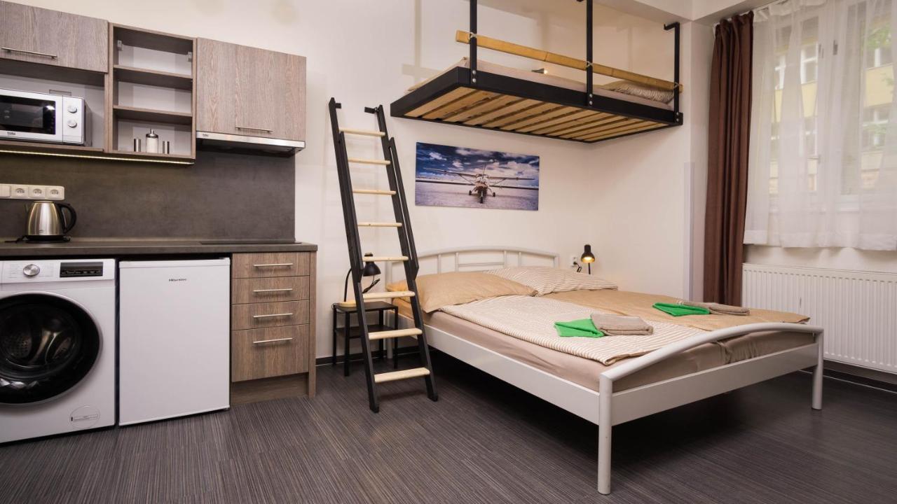 Flying Bed Apartment Close To Prague Castle And Airport ห้อง รูปภาพ