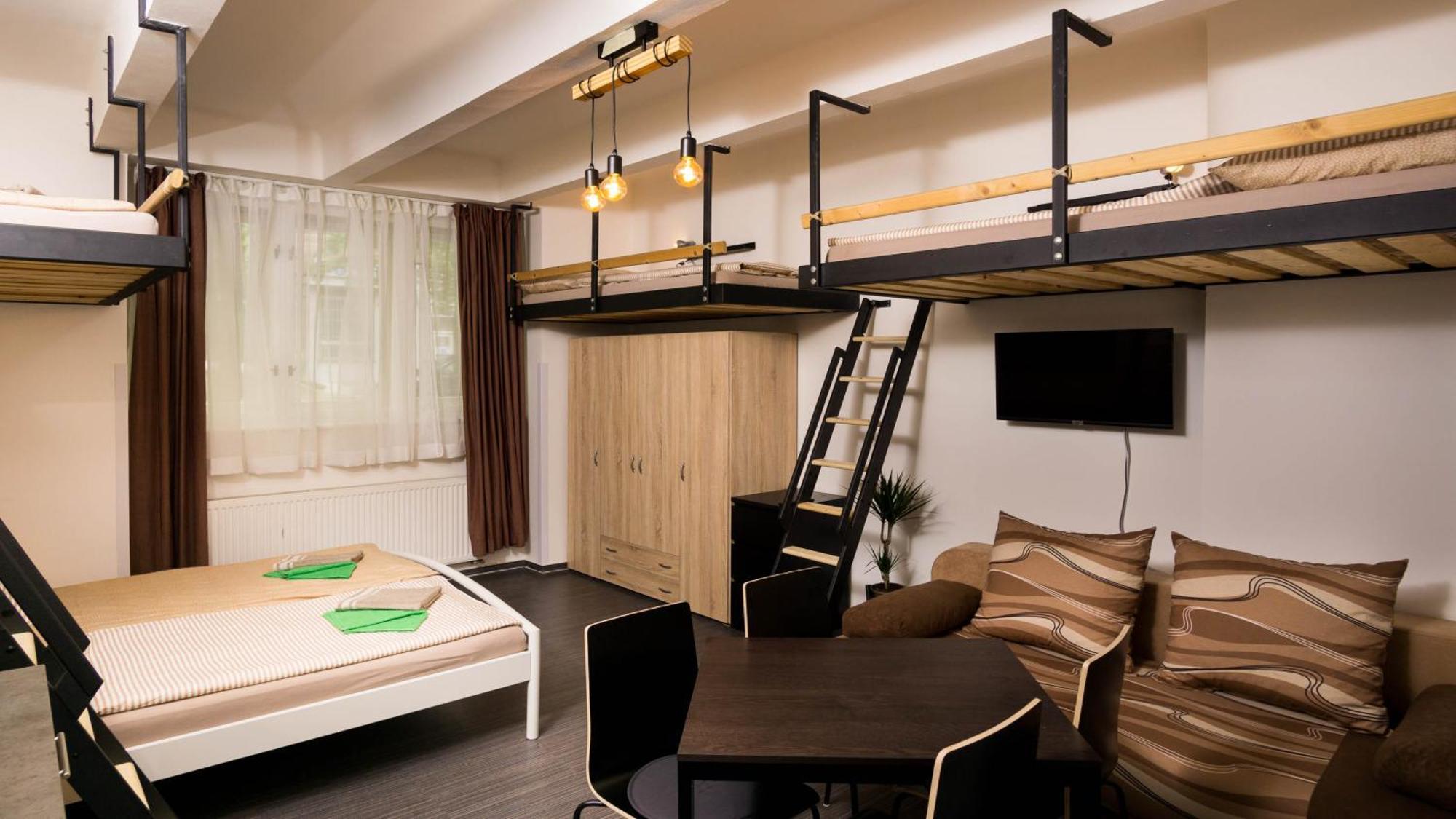 Flying Bed Apartment Close To Prague Castle And Airport ห้อง รูปภาพ